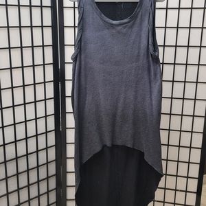 Hi-lo sleevless top